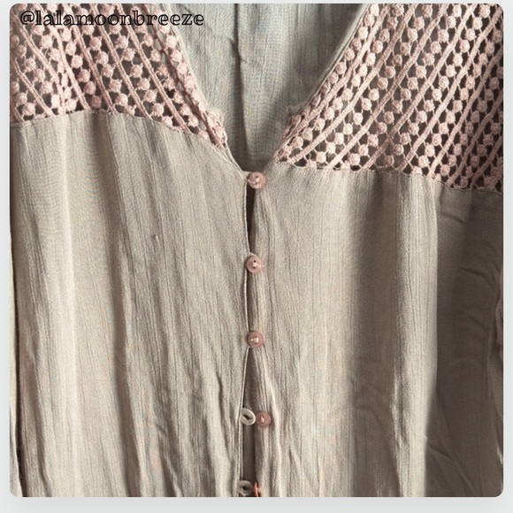 Tan V-Neck Bishop Sleeve Button Down Shirt - Picture 3 of 5